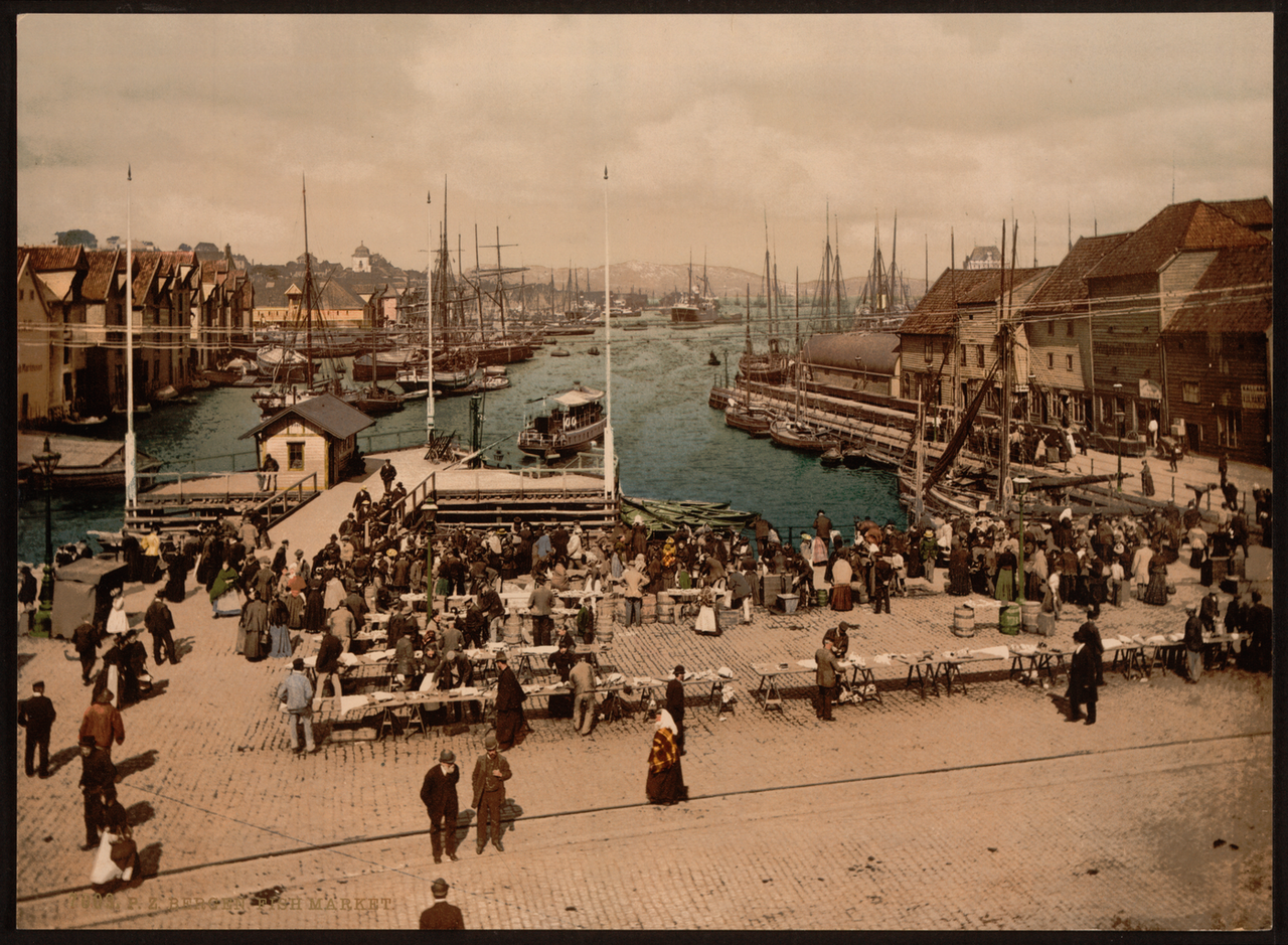 Archive photograph of Bergen Fish Market in the early 20th century