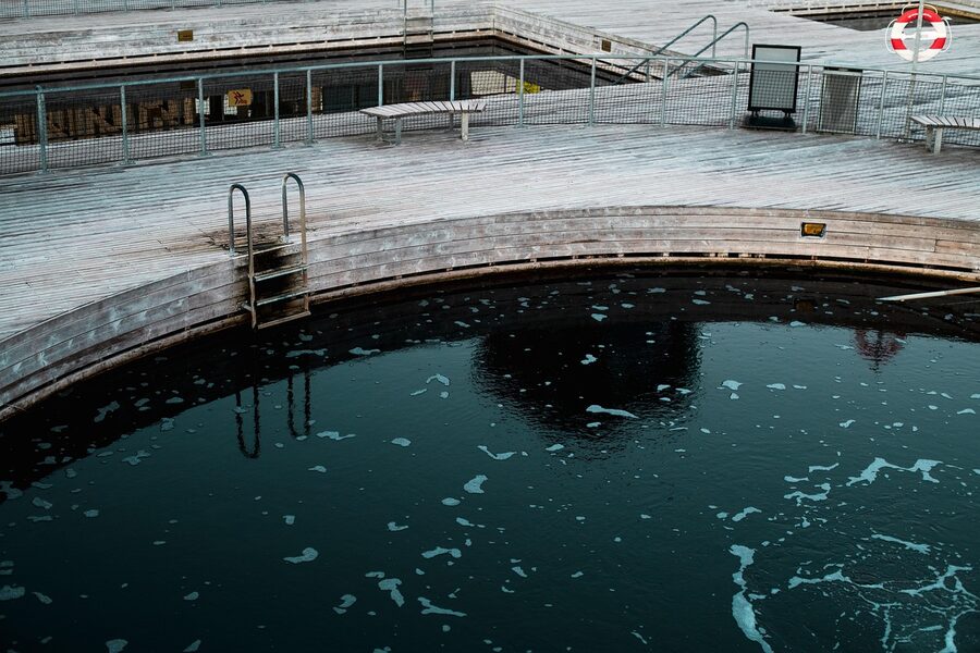 Round arch at the Aarhus harbour bath in winter