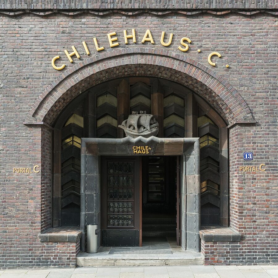 The arched entrance of the Chilehaus on Burchardstrasse
