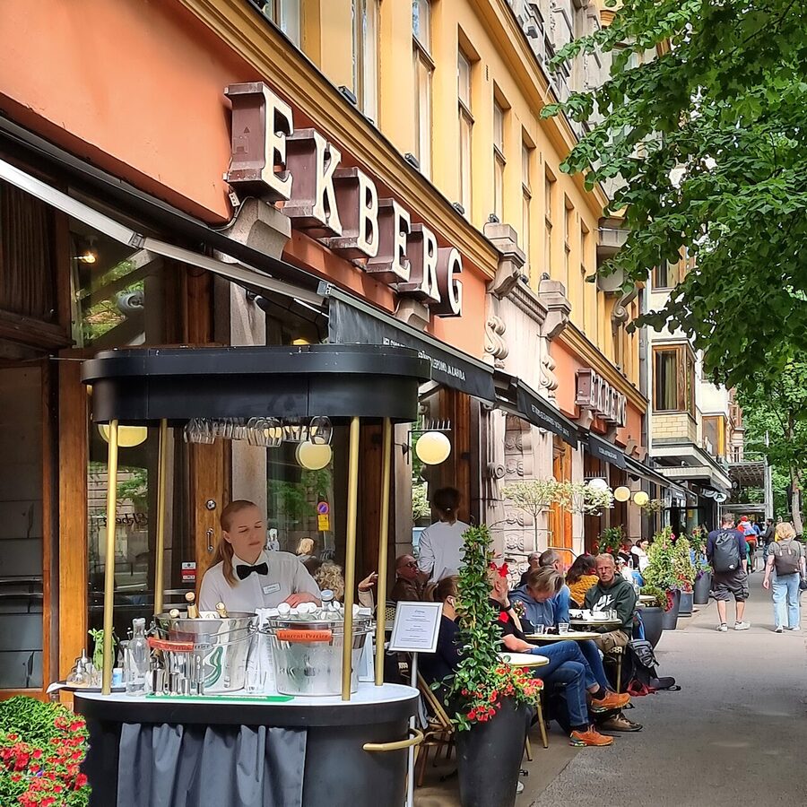 Café Ekberg in summer, terrace seating along Bulevardi
