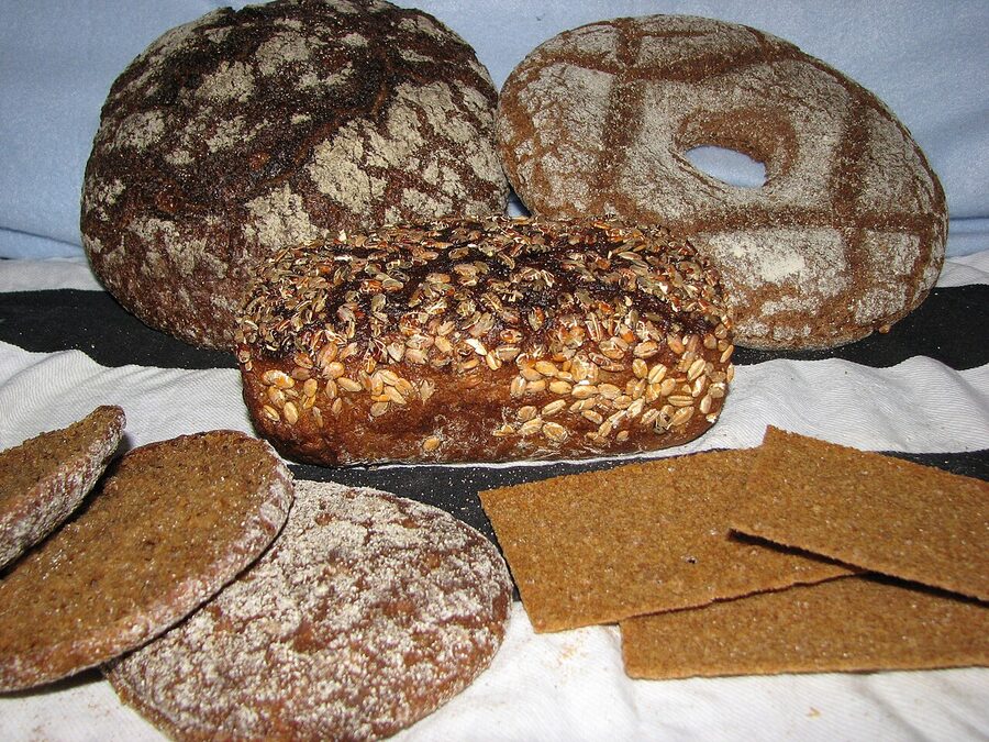 The classic Finnish rye breads side by side: limppu, reikäleipä, reissumies and hapankorppu