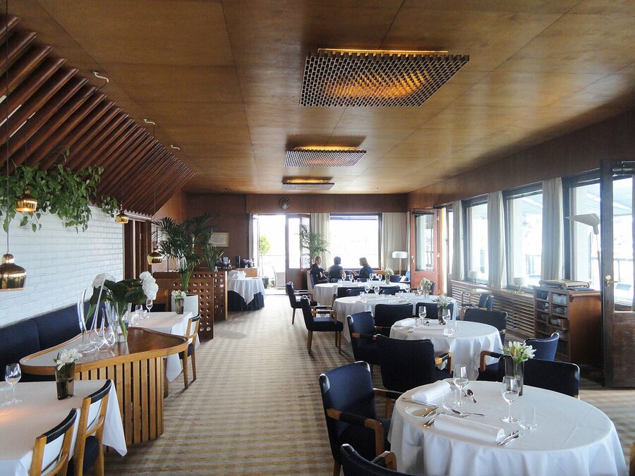 The interior of Restaurant Savoy in Helsinki, designed by Alvar Aalto in 1937