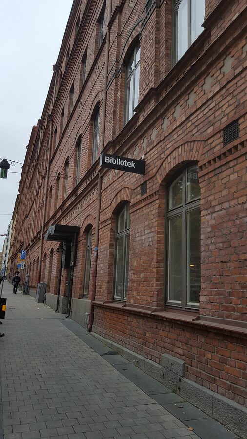 Hornstulls bibliotek, the local library a short walk from the metro