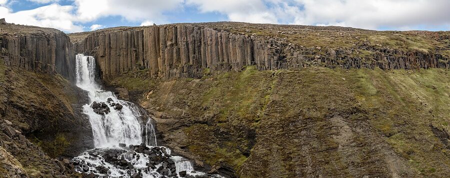 Stuðlagil canyon with its basalt columns