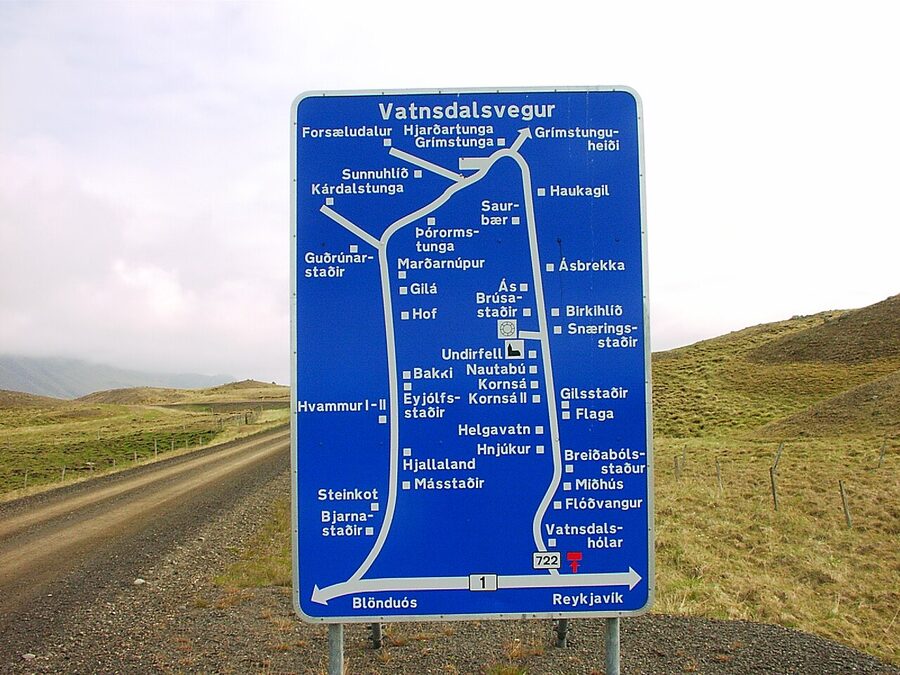 An Icelandic road sign