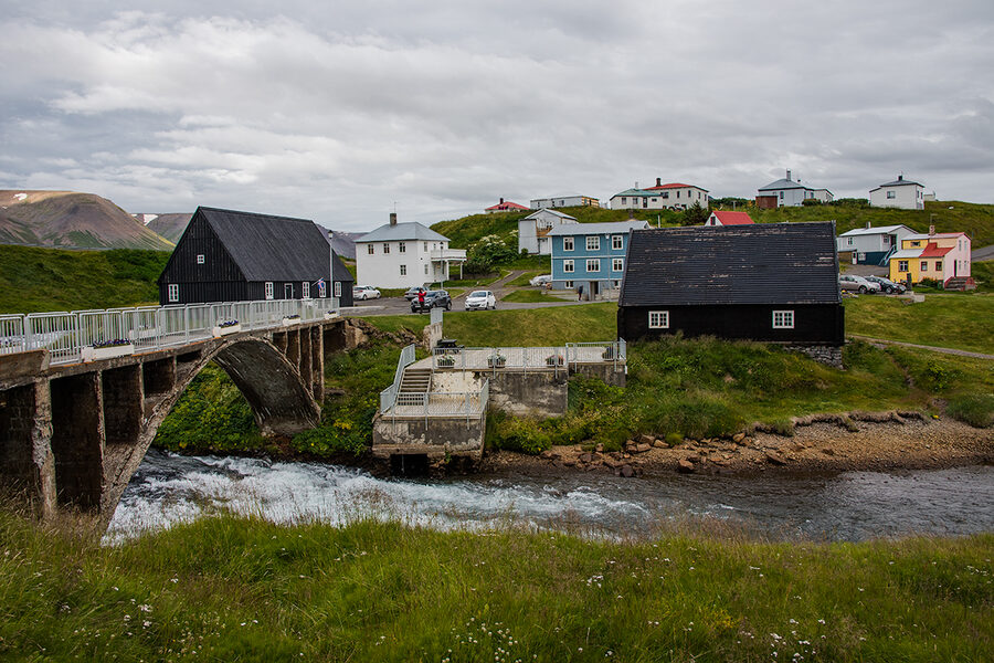 The Hofsós swimming pool with an infinity edge looking out over Skagafjörður