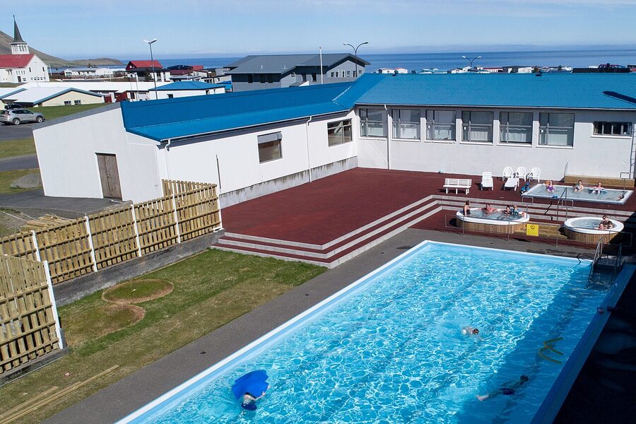 The Grundarfjörður pool with Kirkjufell mountain visible across the harbour