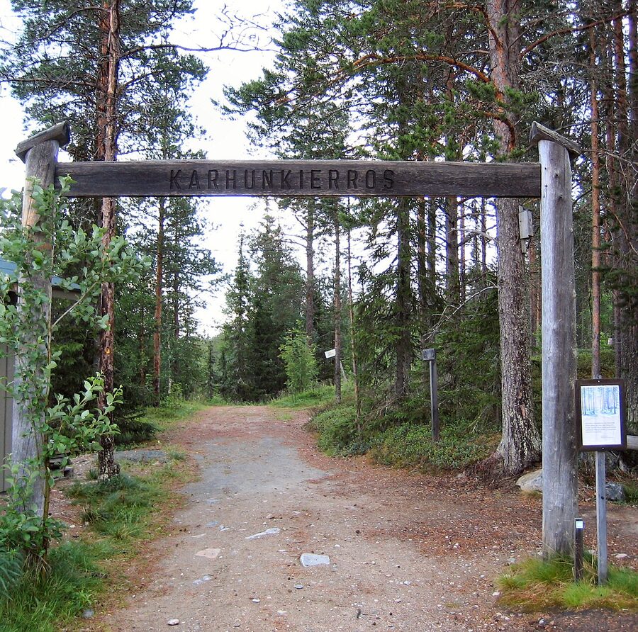 The Karhunkierros trail start at Hautajärvi