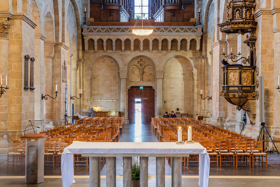 Interior of Lund Cathedral, Romanesque sandstone columns
