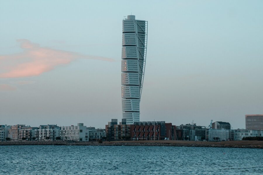 The Turning Torso seen from below at Bo01