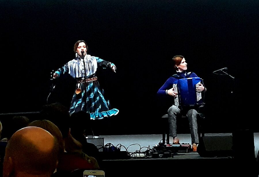 Duo Vildá performing on stage at MATKA Matkamessut 2019