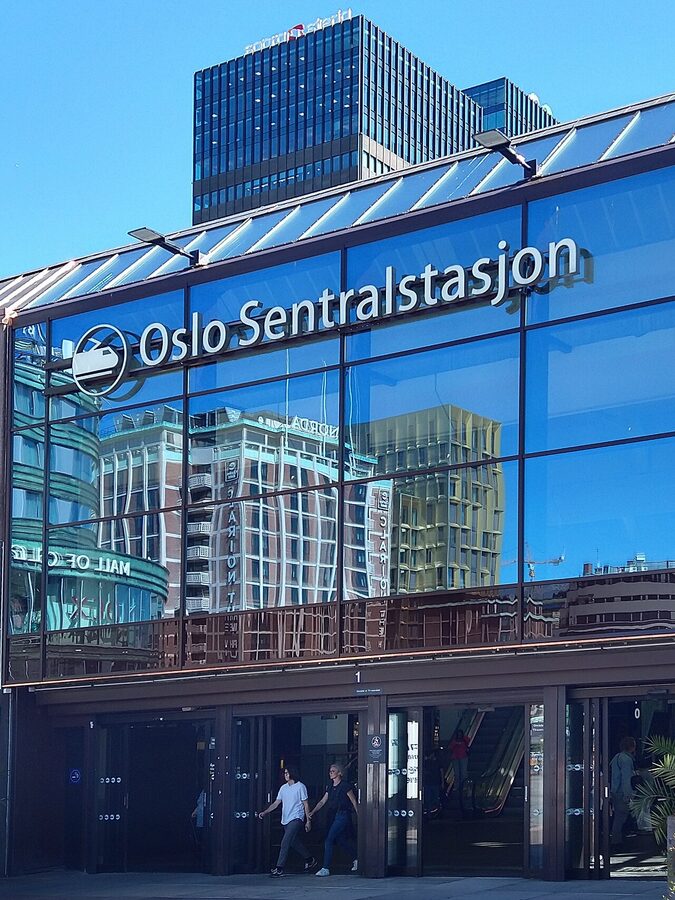 Façade of Oslo Sentralstasjon