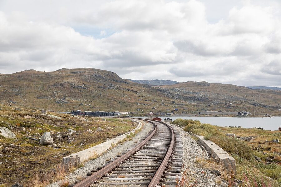 Rallarvegen cycling route between Finse and Sandå