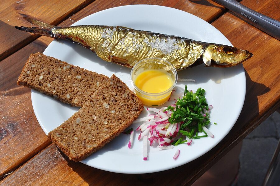 Smoked herring (røget sild) on dark rye