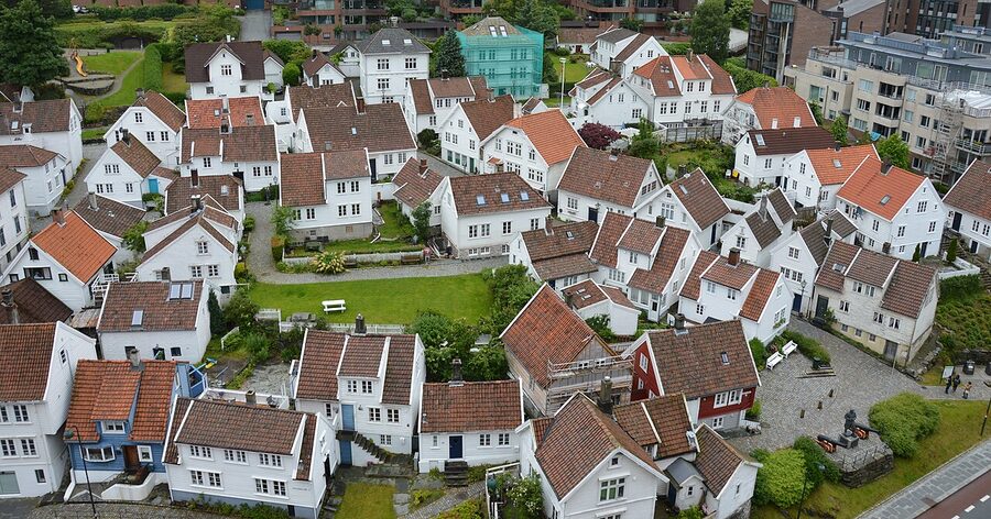 Lane in Gamle Stavanger with white wooden houses