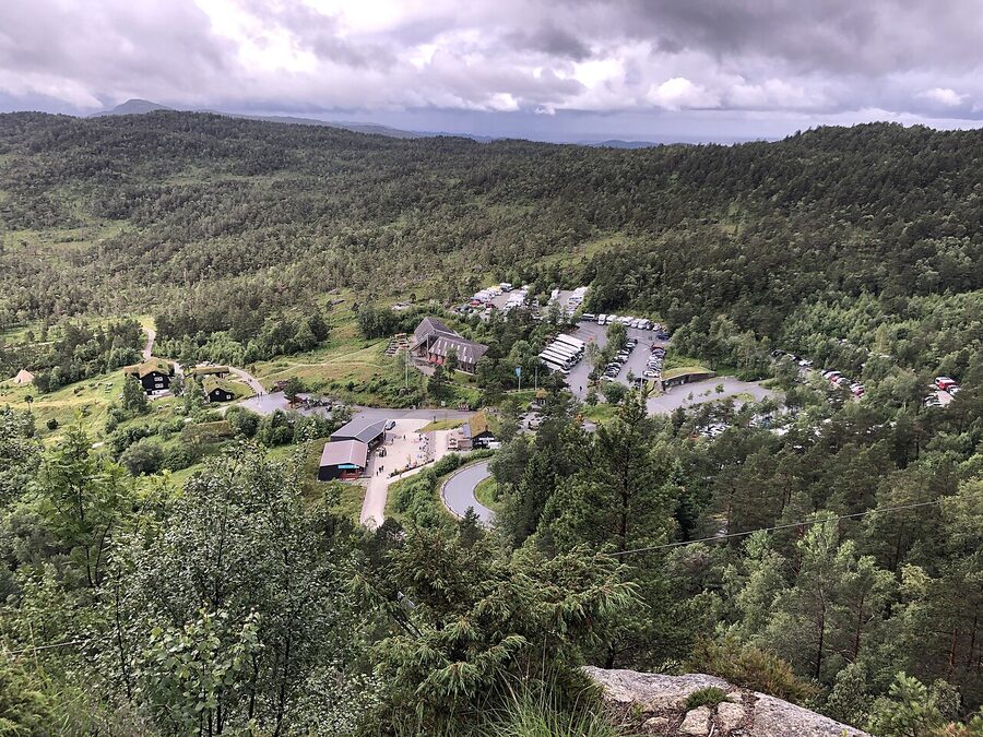 Car park at the Preikestolen trailhead