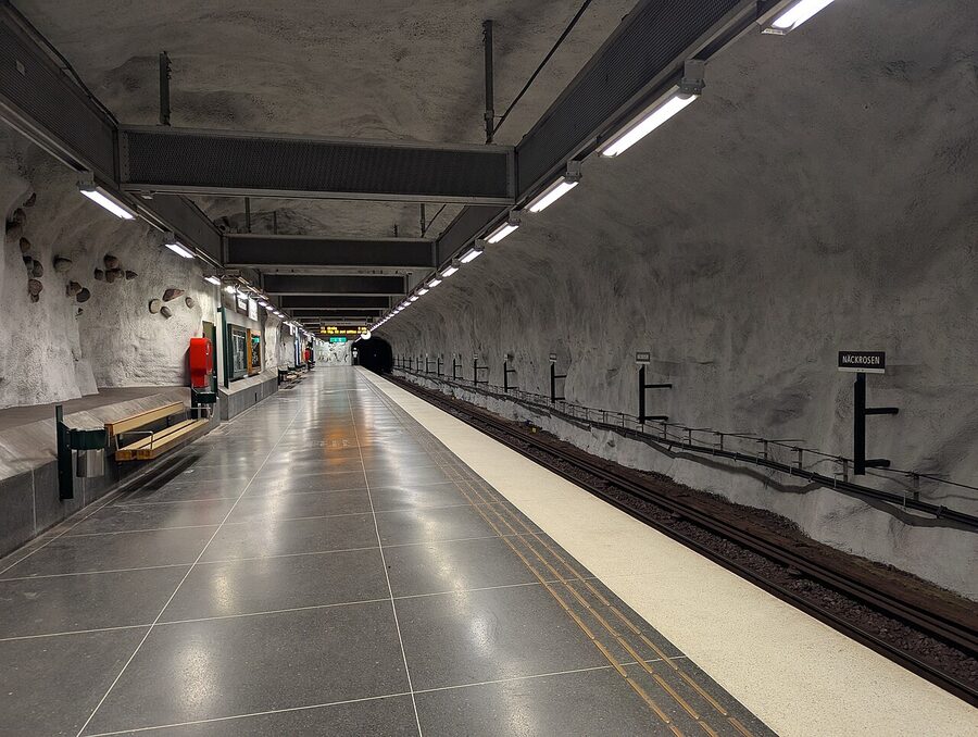 Näckrosen platform Stockholm tunnelbana