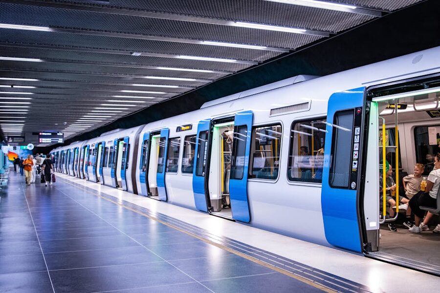 Stockholm tunnelbana platform with passengers