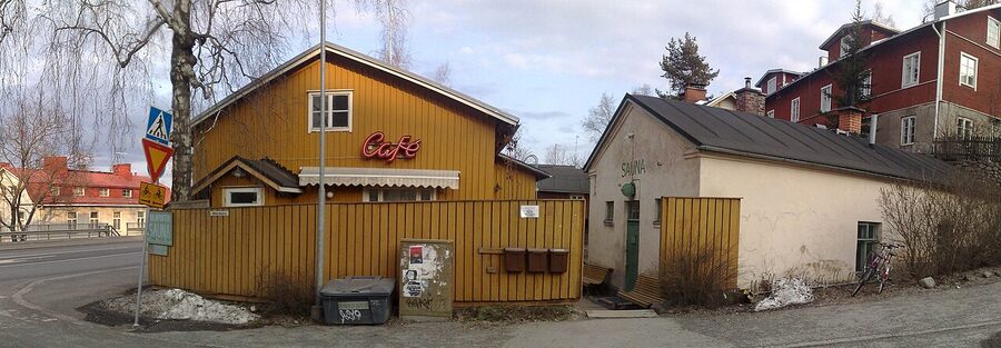 The Rajaportti sauna in Pispala, a low wooden bathhouse