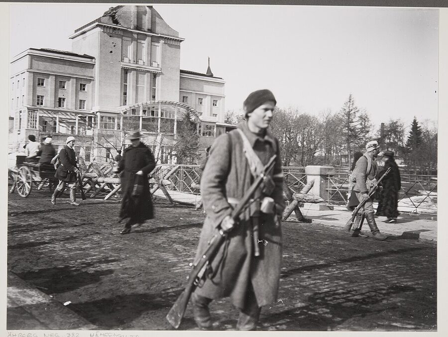 Tampere from Hämeensilta during the April 1918 fighting, photographed by Alfred Öhberg