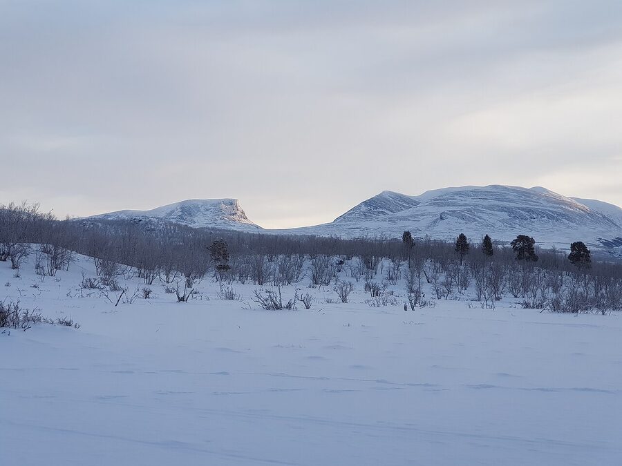Lapporten valley in winter snow