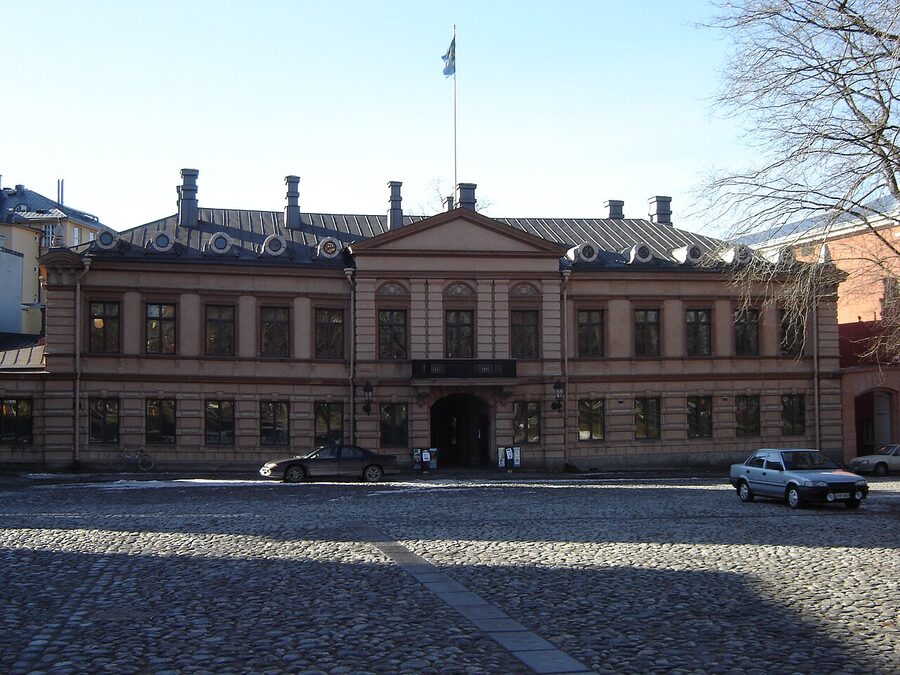 Brinkkala Mansion, a yellow neoclassical building on Vanha Suurtori in Turku