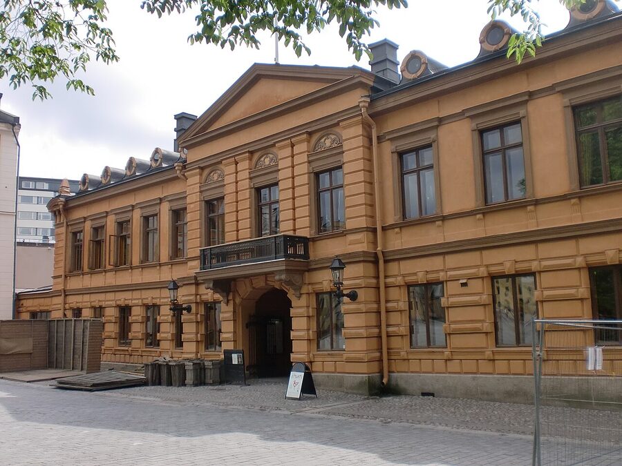 Brinkkala mansion in Turku in late afternoon light
