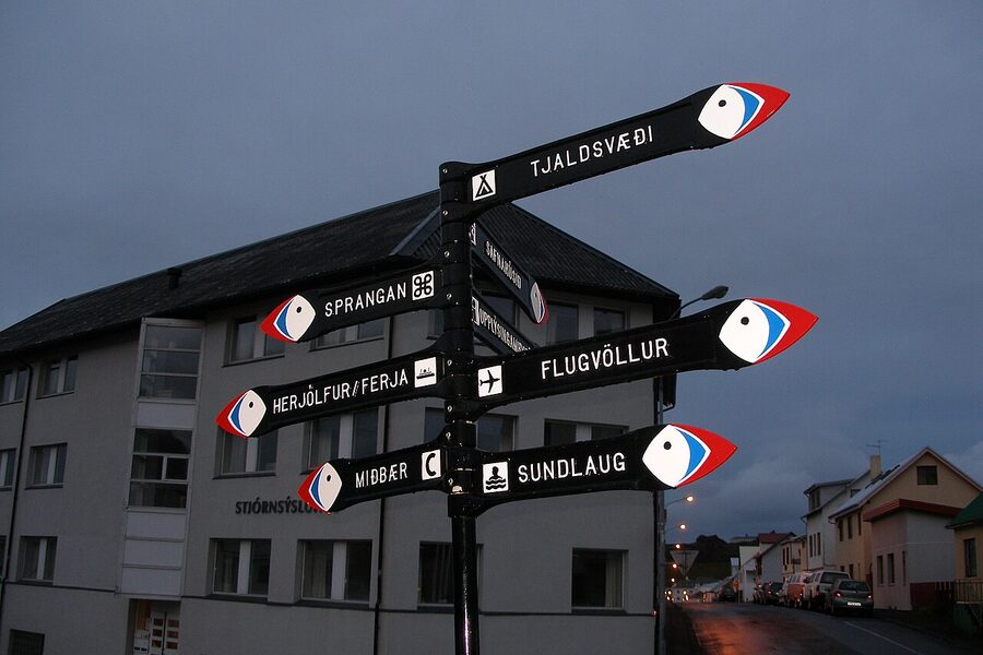 Puffin-shaped road signs in Vestmannaeyjar